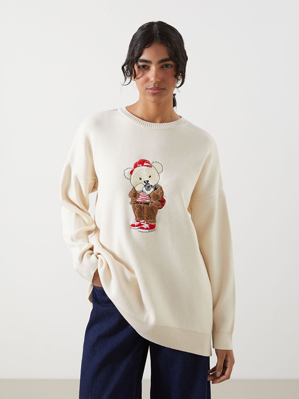 Ekru Ayı Teddy Nakışlı Oversize Kadın Triko Tunik