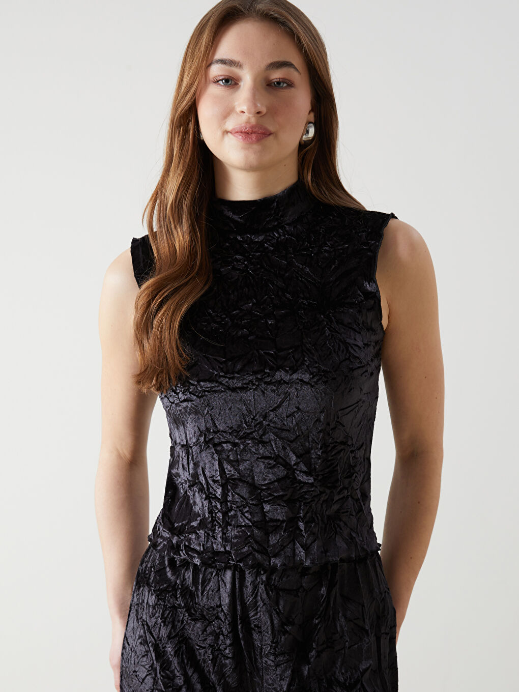 Siyah Dik Yaka Kadın Bluz