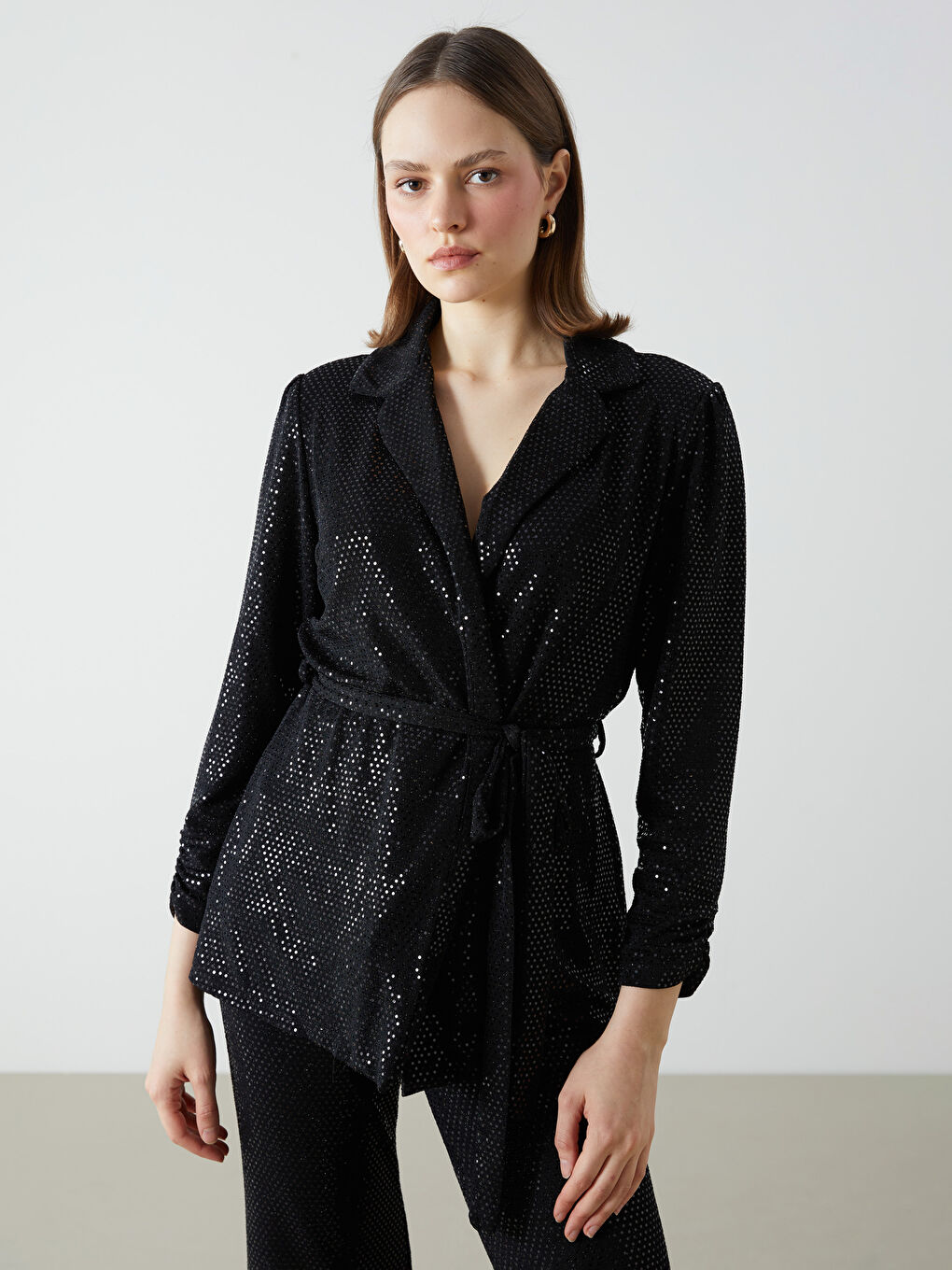 Siyah Gömlek Yaka Taşlı Kadın Ceket