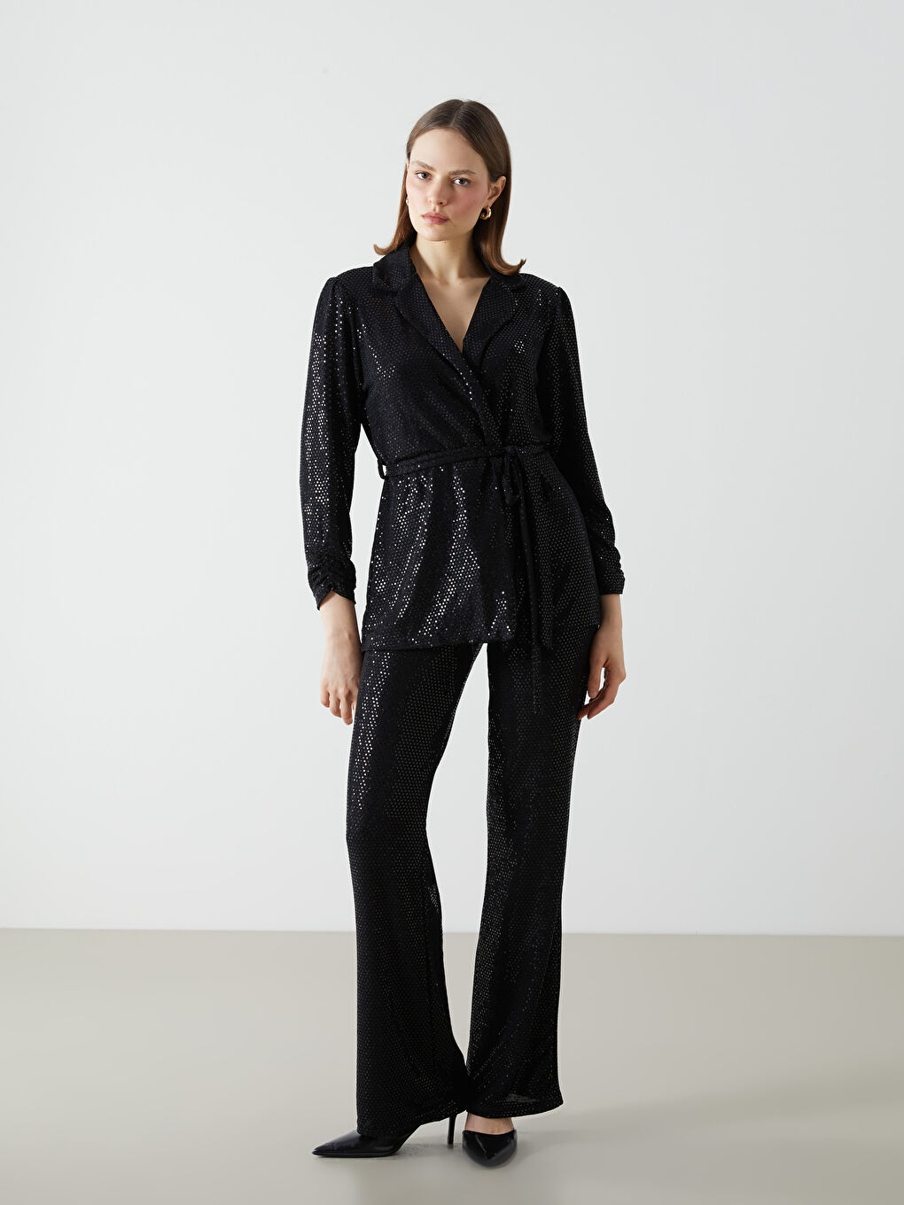 Siyah Gömlek Yaka Taşlı Kadın Ceket-1