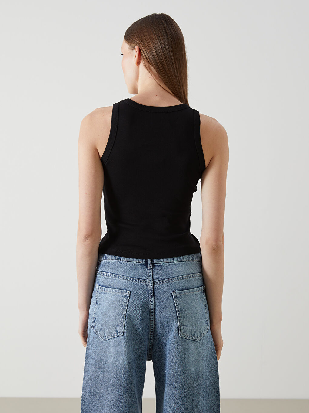 Siyah Bisiklet Yaka Parlak Taşlı Kadın Atlet-3