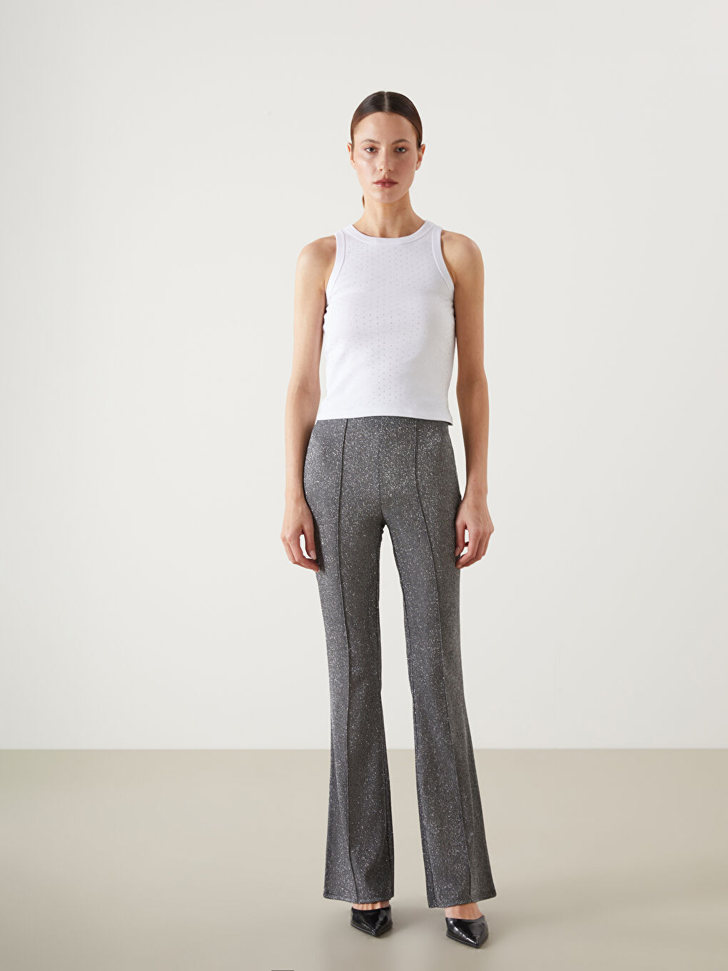 Beyaz Bisiklet Yaka Parlak Taşlı Kadın Atlet-1