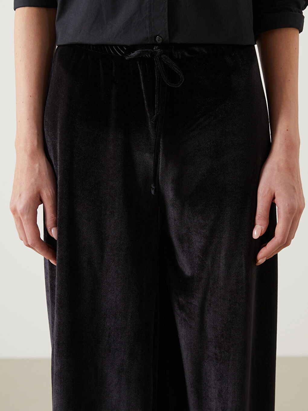 Siyah Beli Lastikli Kadife Kadın Pantolon-2