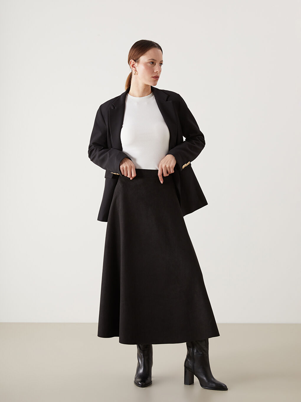 Siyah Beli Lastikli Süet Kadın Kloş Etek