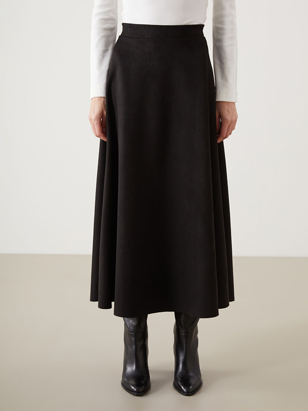 Siyah Beli Lastikli Süet Kadın Kloş Etek-1