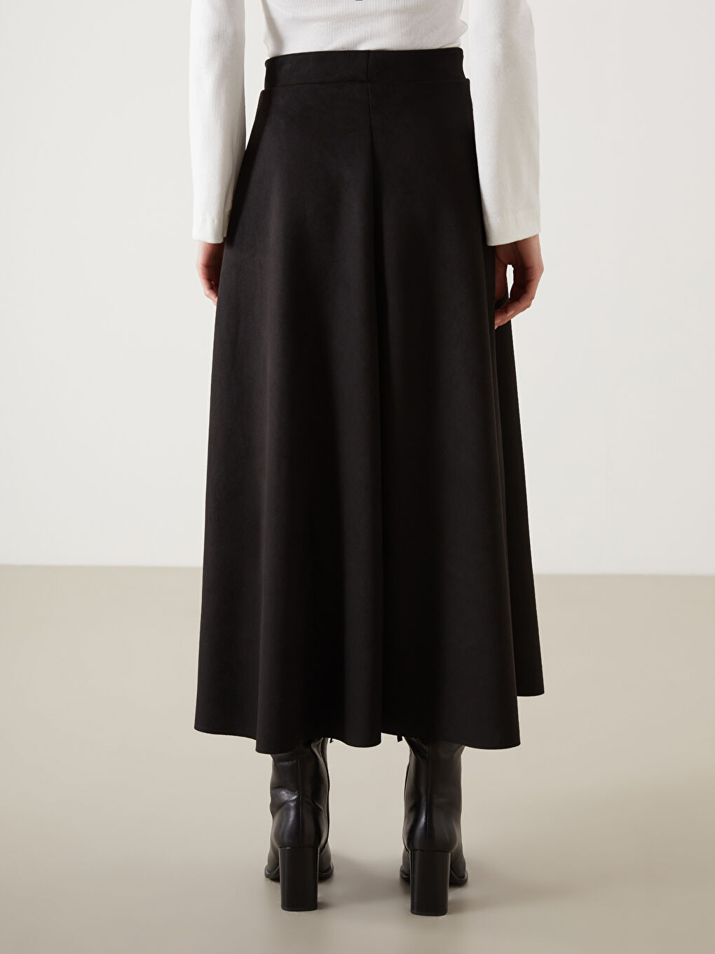 Siyah Beli Lastikli Süet Kadın Kloş Etek-3