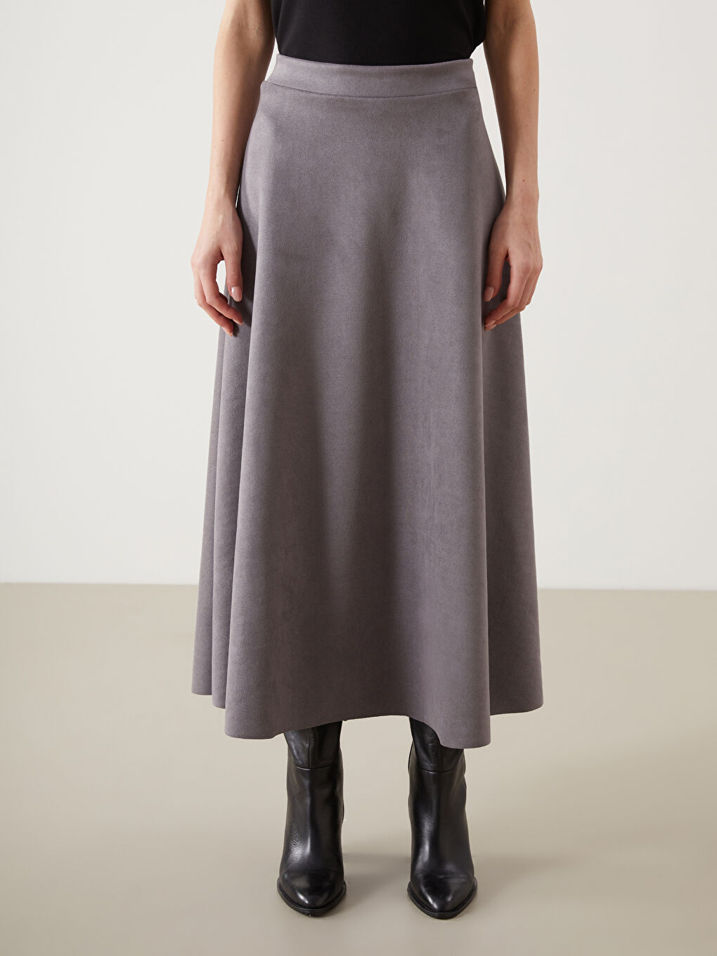 Gri Beli Lastikli Süet Kadın Kloş Etek-1