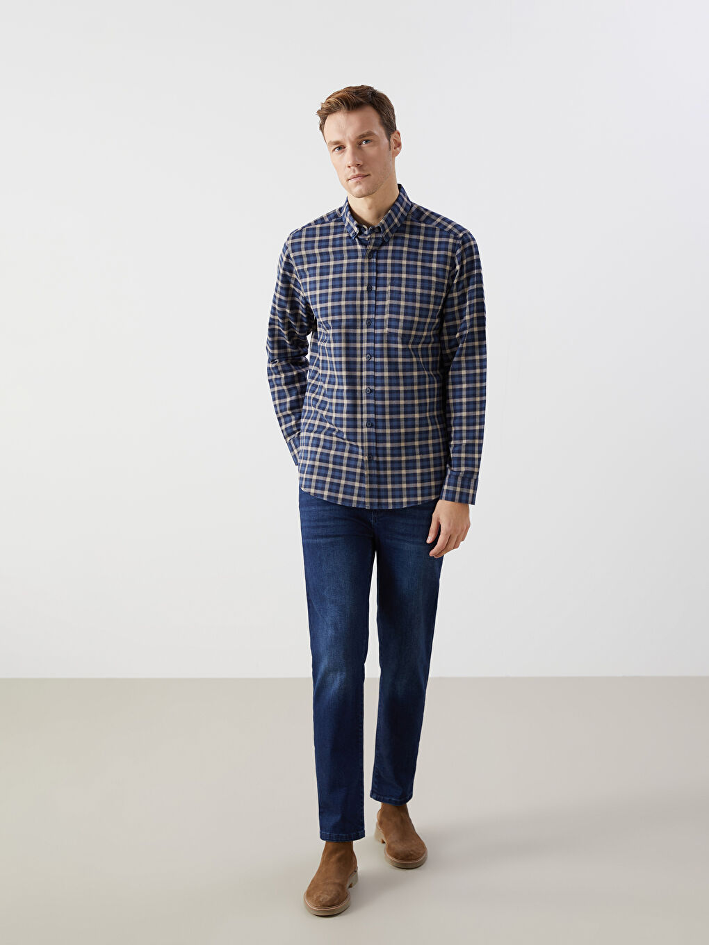 قميص رجالي كاروهات كم طويل بقصة عادية من قماش الجبردين-1