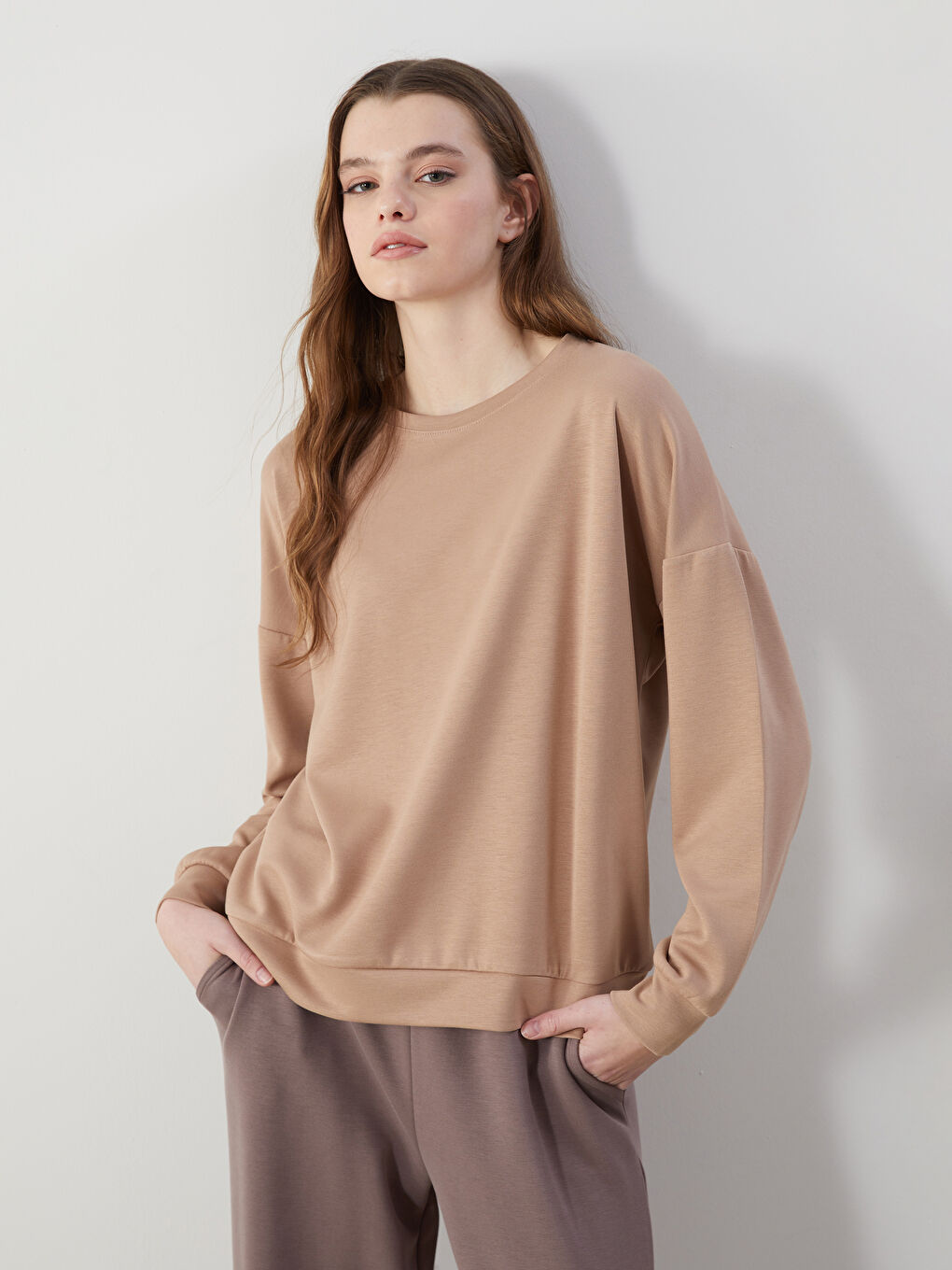 Bej Bisiklet Yaka Kadın Sweatshirt