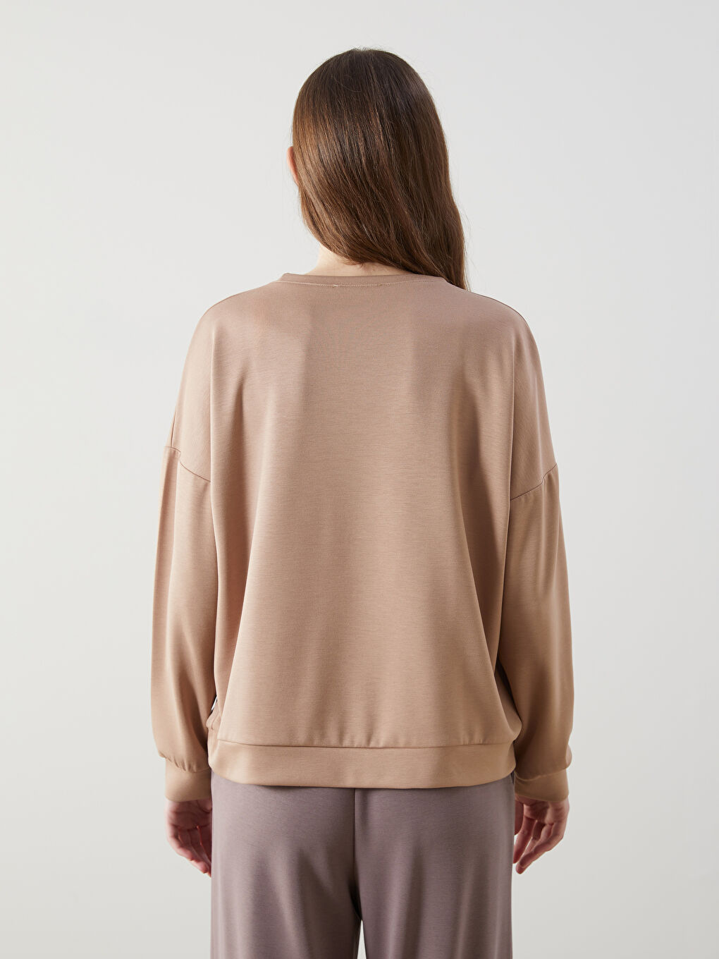 Bej Bisiklet Yaka Kadın Sweatshirt-3
