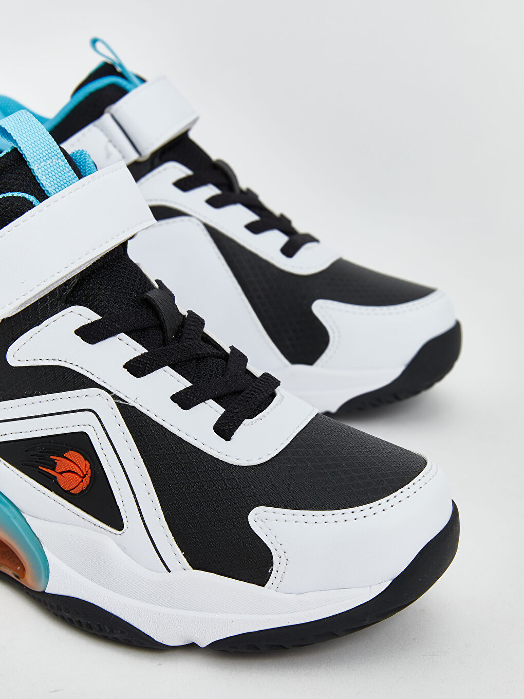 Beyaz Bağcık ve Cırt Cırtlı Bilek Boy Erkek Çocuk Spor Ayakkabı-2