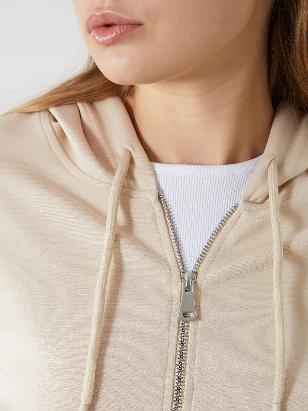 Bej Kapüşonlu Kadın Fermuarlı Sweatshirt-2