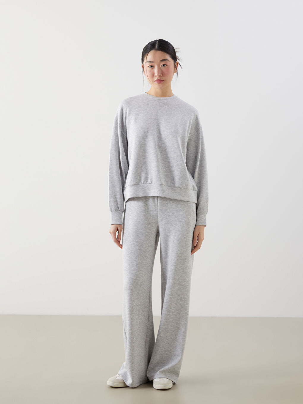 Gri Bisiklet Yaka Oversize Kadın Sweatshirt-1