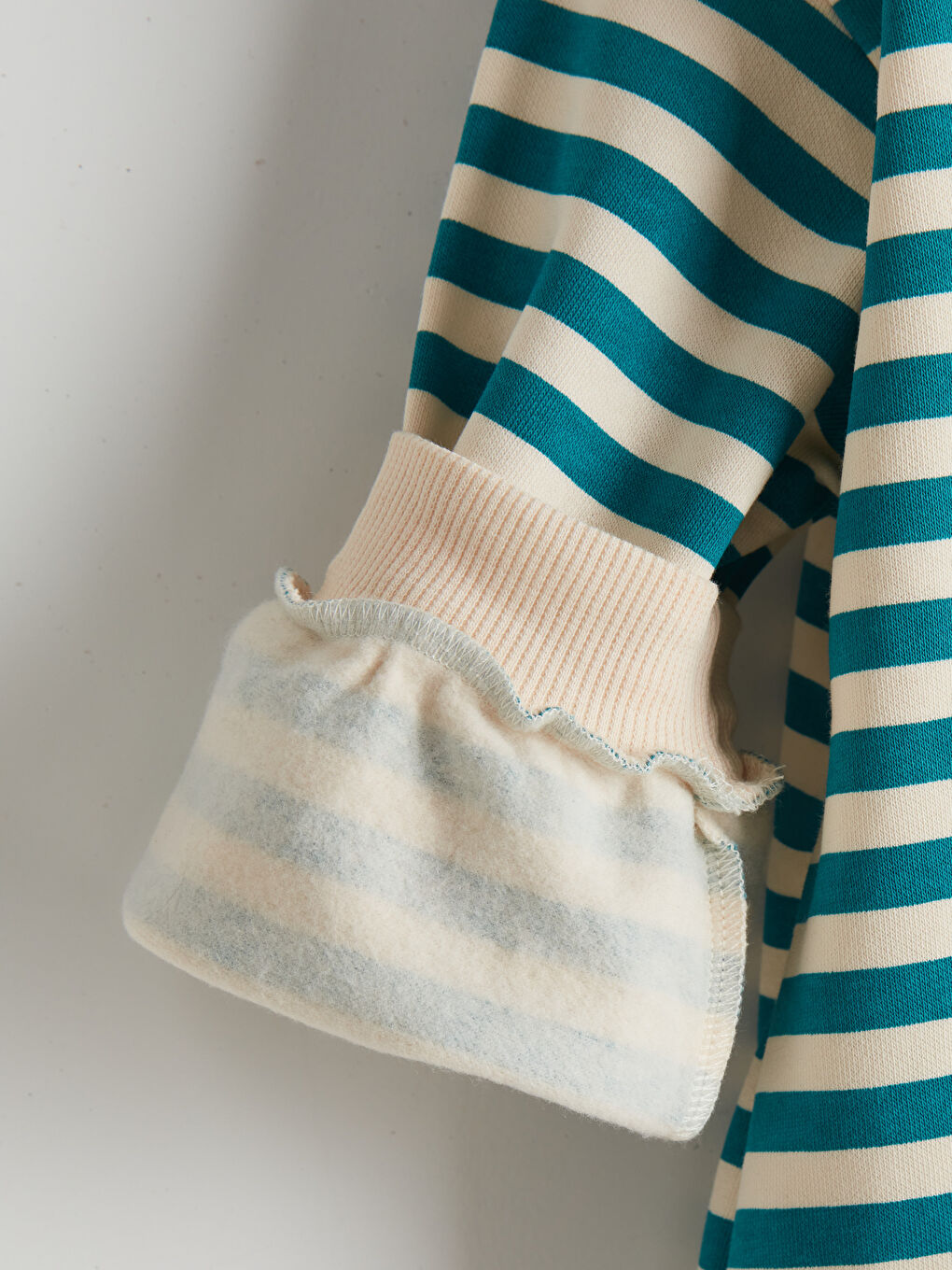 Yeşil Bisiklet Yaka Çizgili Kız Çocuk Sweatshirt ve Tayt 2'li-4