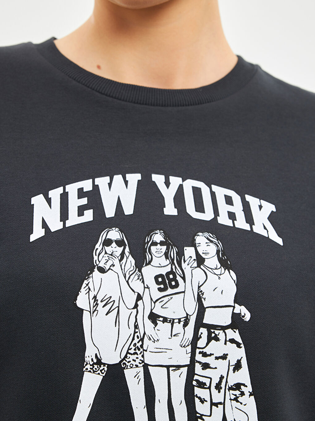 كنزة رياضية مطبوعة نيويورك للسيدات-2