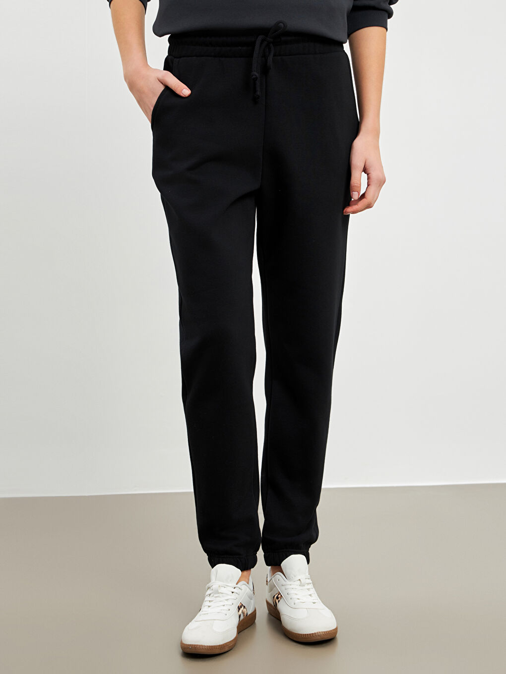 Elasticated Waist Women's Thick Jogger Sweatpants-1