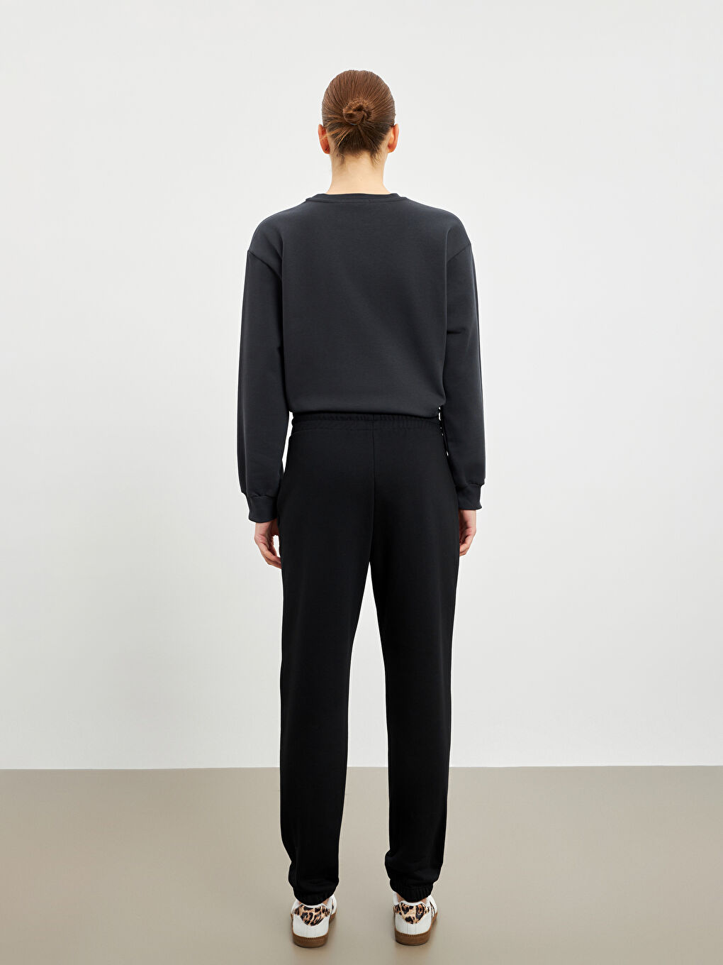 Elasticated Waist Women's Thick Jogger Sweatpants-3