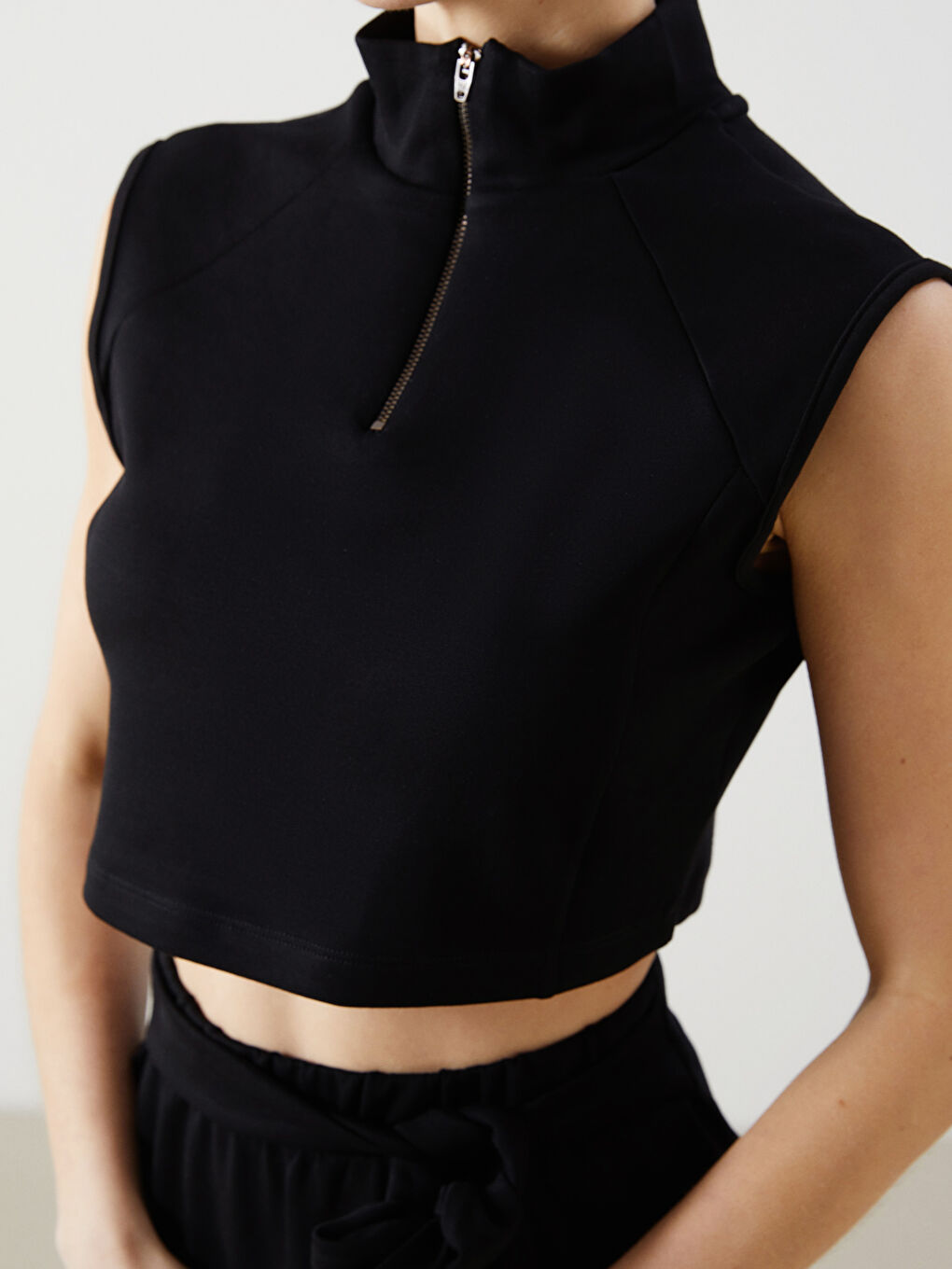 Stand-Up Neck Women'S Crop -W4M869Z8-UP7