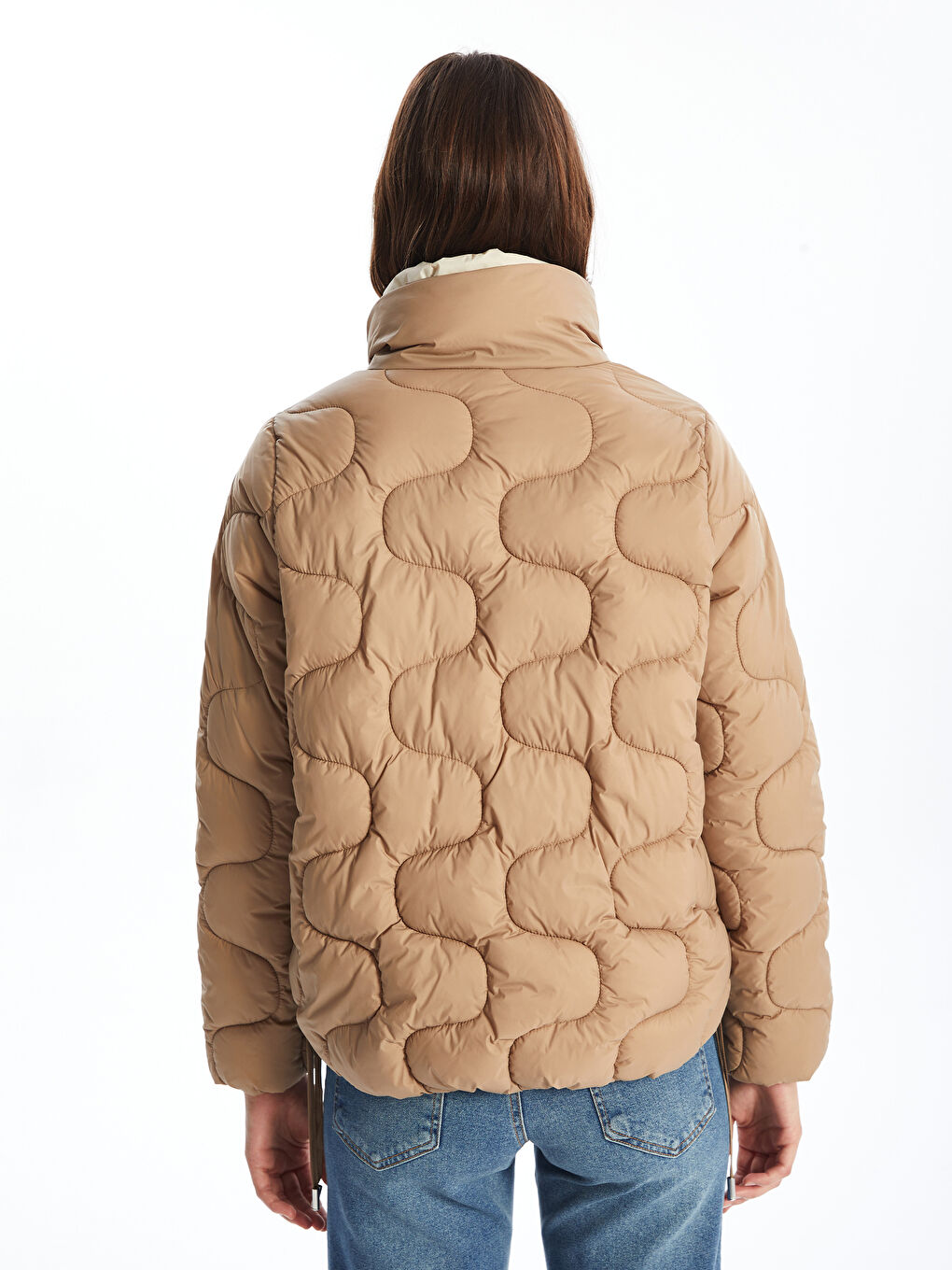 Bej Dik Yaka Kendinden Desenli Kadın Şişme Mont-9