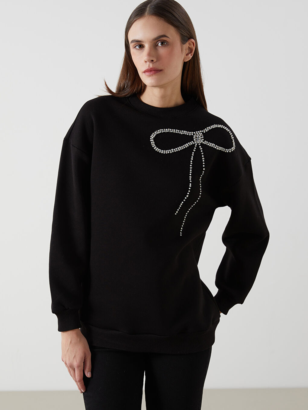 Siyah Bisiklet Yaka Taşlı Kadın Kalın Sweatshirt Tunik-1