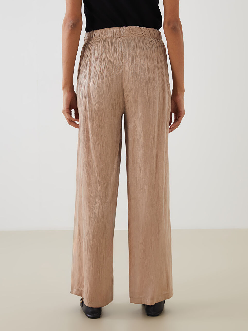 Pembe Beli Lastikli Parlak Görünümlü Kadın Pantolon-3