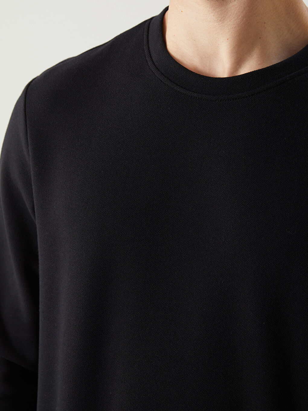 Siyah Bisiklet Yaka Uzun Kollu Erkek Sweatshirt-2