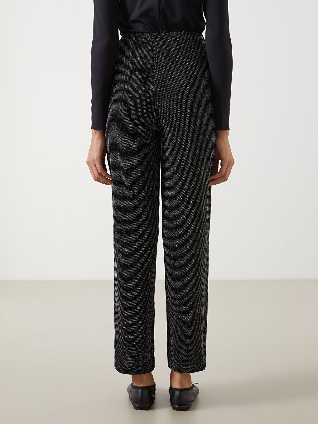 Siyah Standart Fit Parlak Görünümlü Kadın Pantolon-3