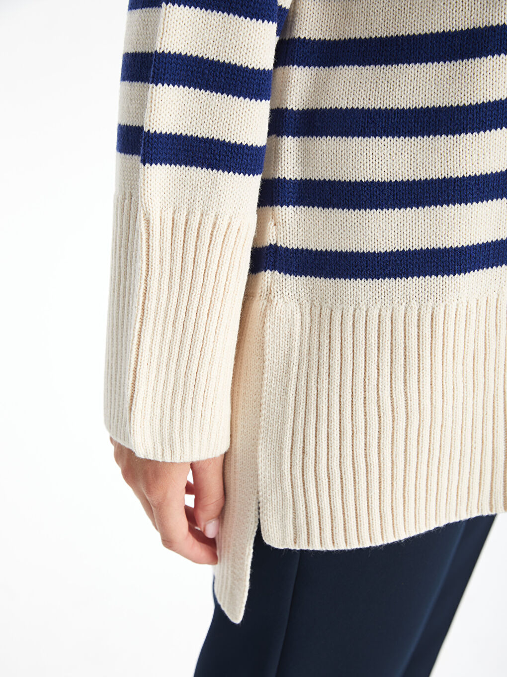 Crew Neck Striped Oversize Women's Knitwear Sweater-5