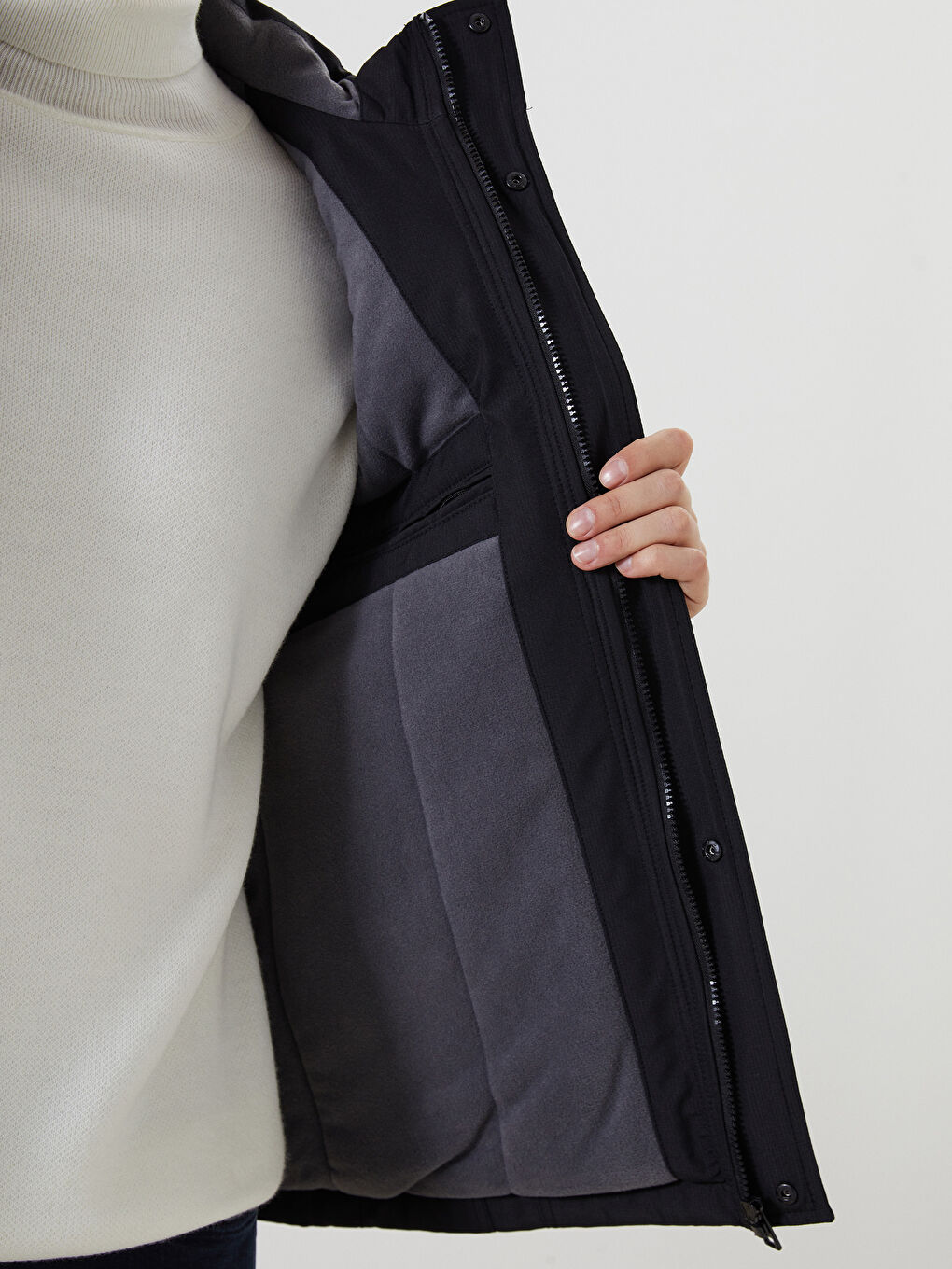 Siyah Slim Fit Kapüşonlu Erkek Mont-2