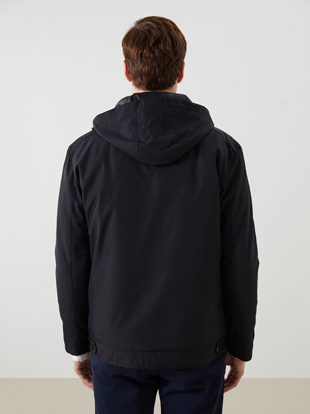 Siyah Standart Kalıp Kapüşonlu Erkek Mont-5