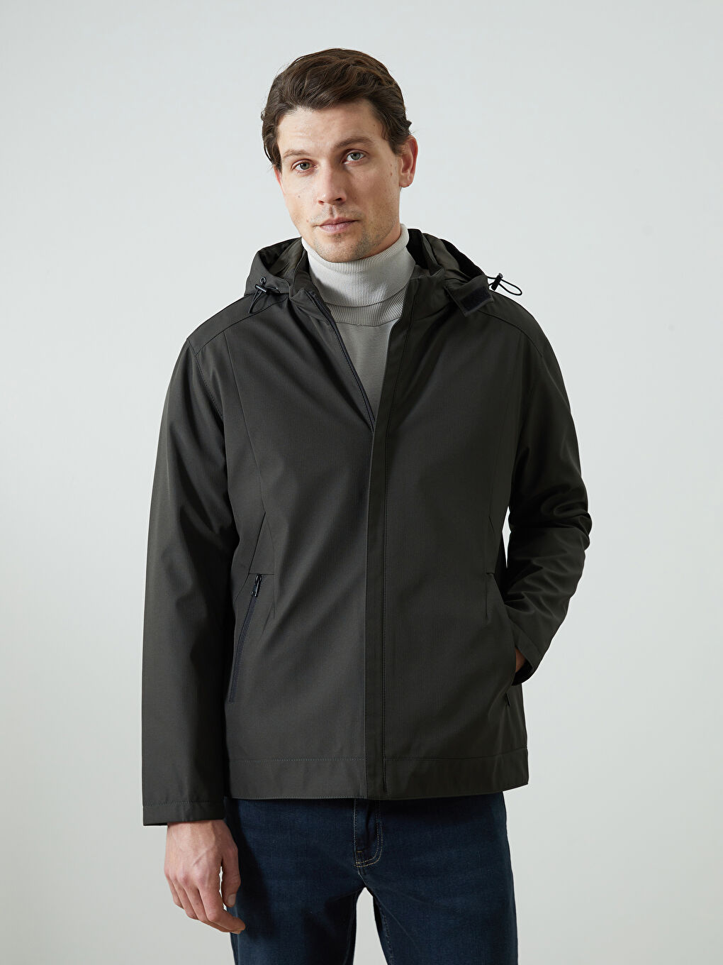 Haki Standart Kalıp Kapüşonlu Erkek Mont