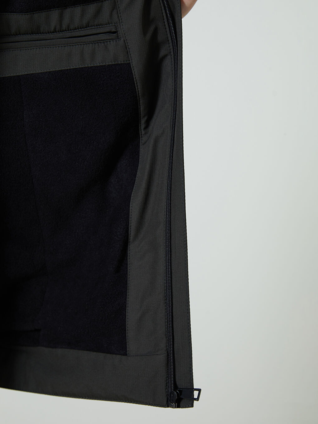 Haki Standart Kalıp Kapüşonlu Erkek Mont-3