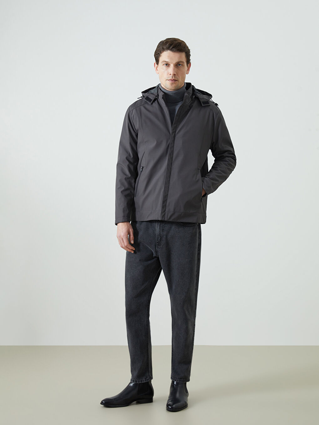 Gri Standart Kalıp Kapüşonlu Erkek Mont-1