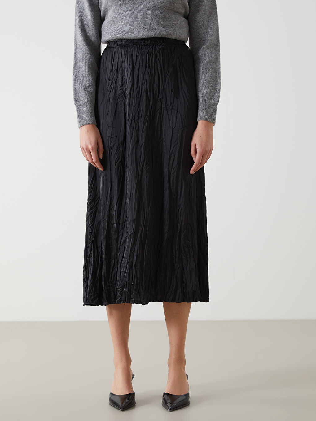 Siyah Beli Lastikli Saten Kadın Etek-1