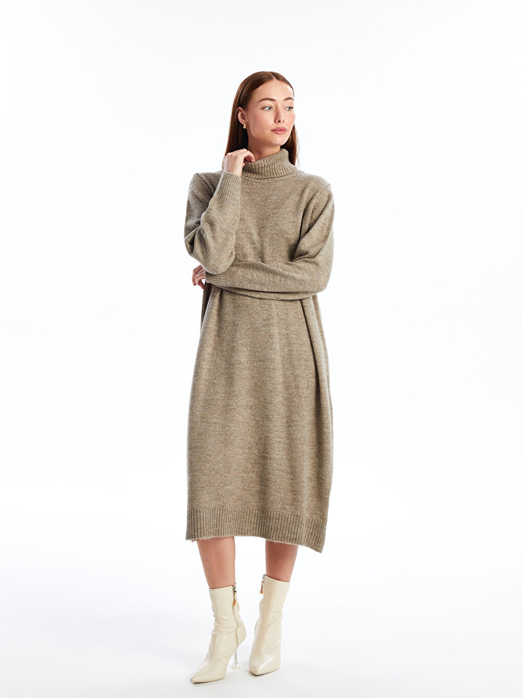 فستان تريكو نسائي بياقة عالية سادة كم طويل واسع الحجم