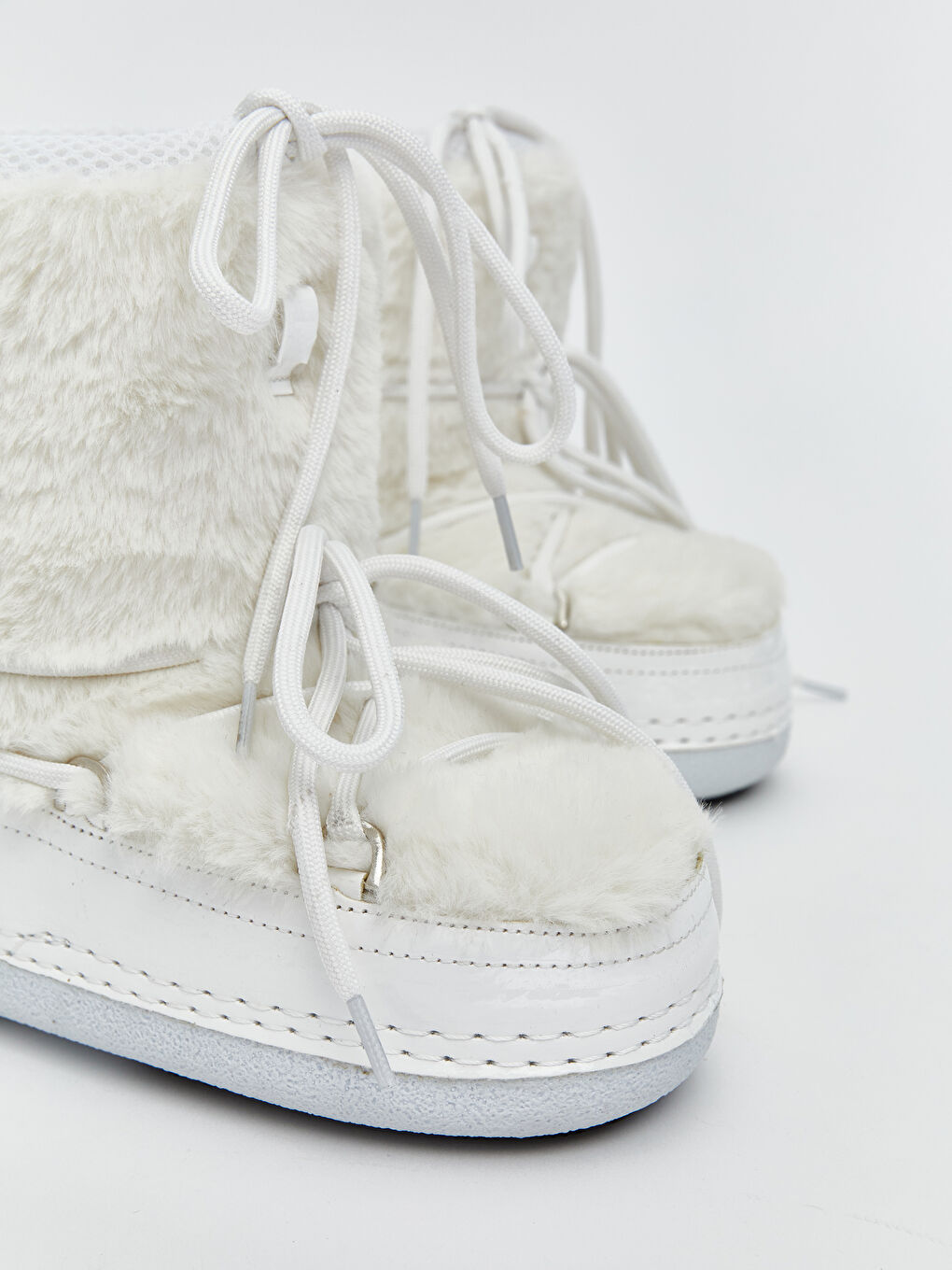 Beyaz Bağcıklı Kız Çocuk Kar Botu-2