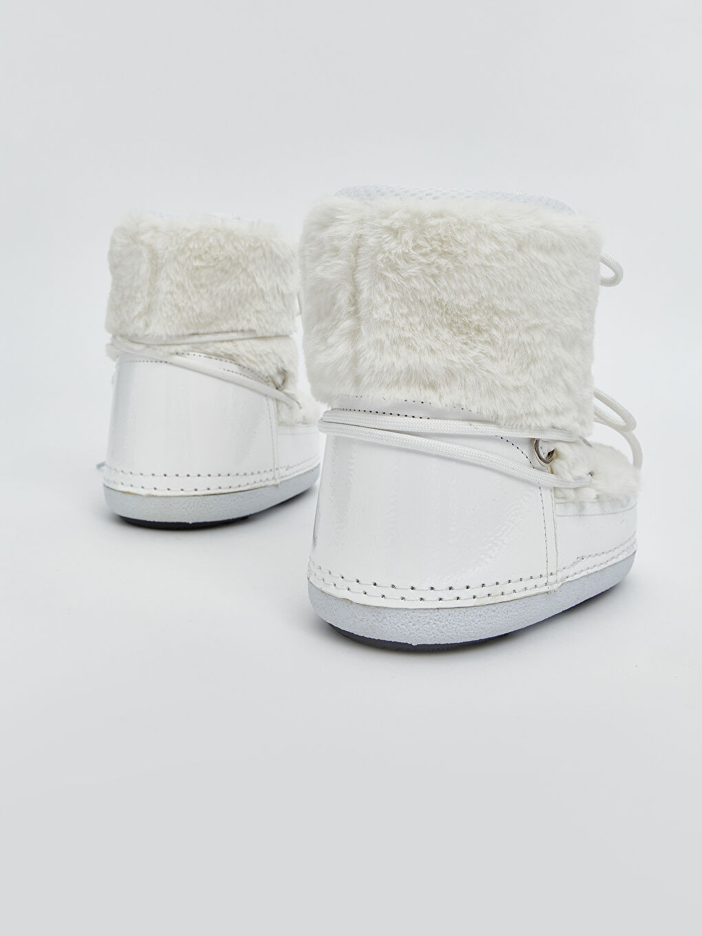 Beyaz Bağcıklı Kız Çocuk Kar Botu-4