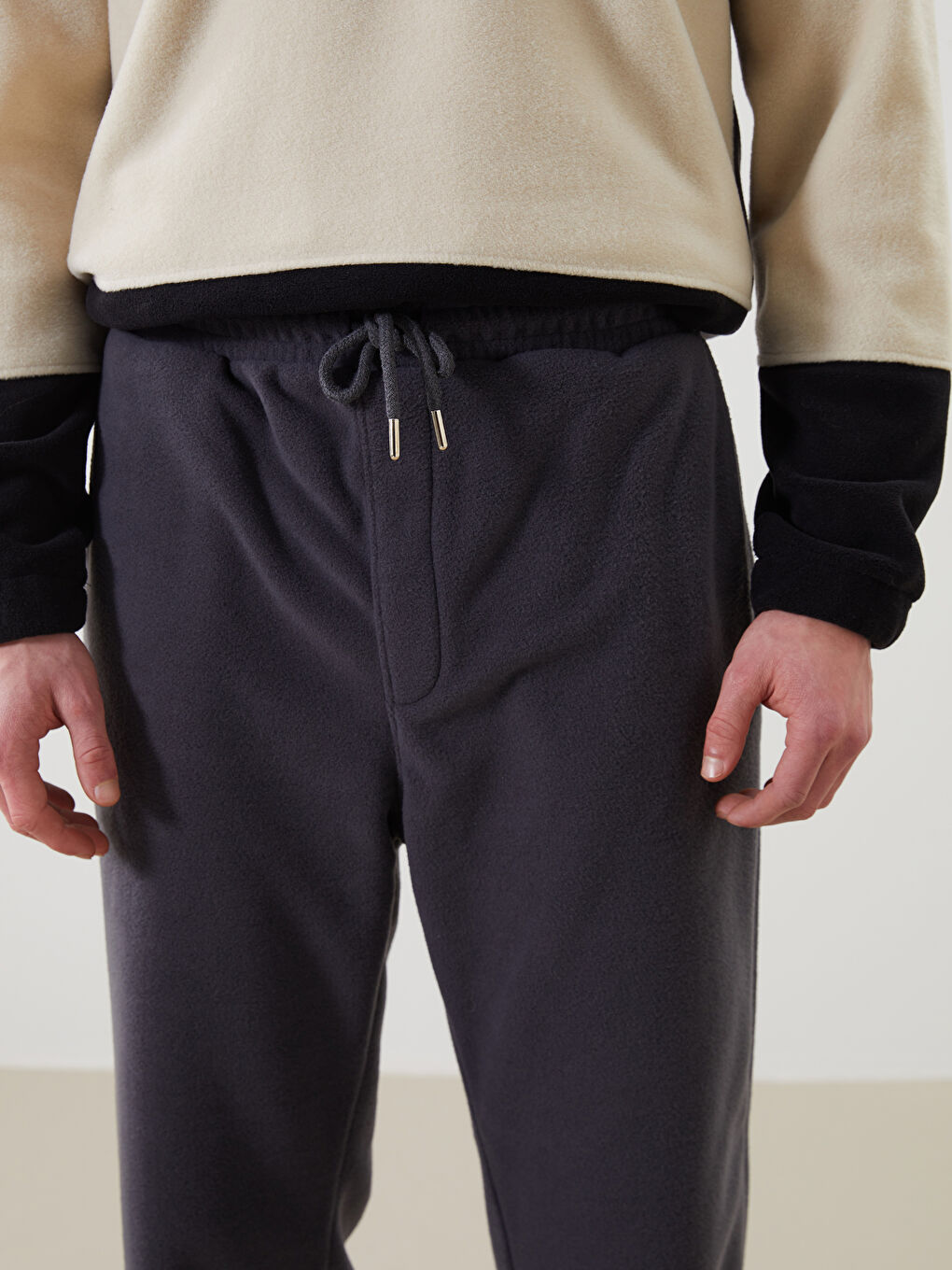 Gri Rahat Kalıp Polar Erkek Eşofman Altı-2