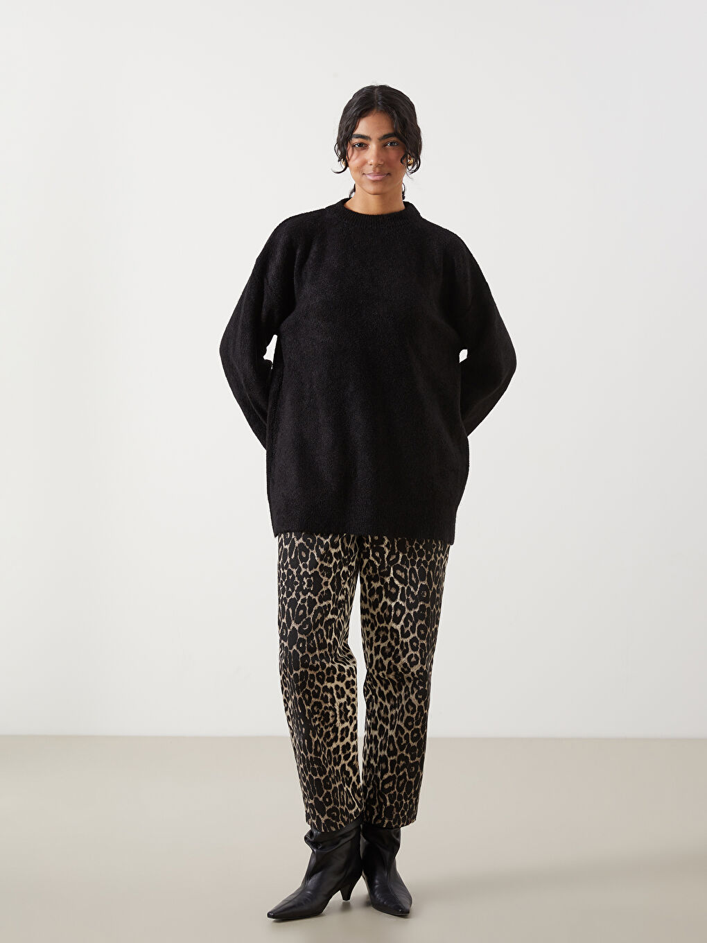 Siyah Bisiklet Yaka Kadın Triko Tunik-1