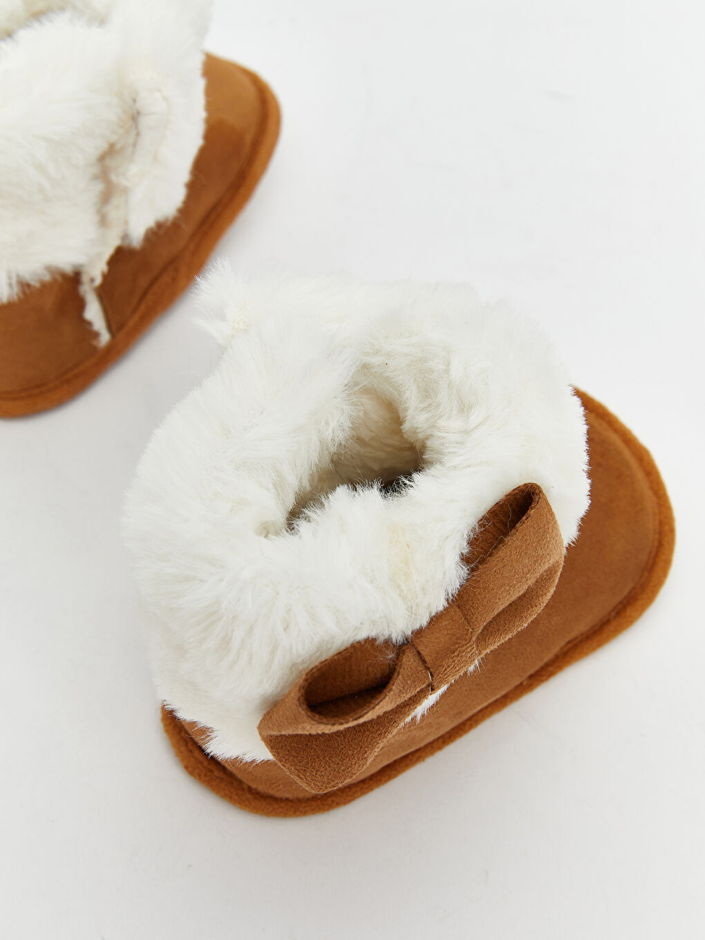 Kahverengi Pelüş Kürklü Kız Bebek Ev Botu-5