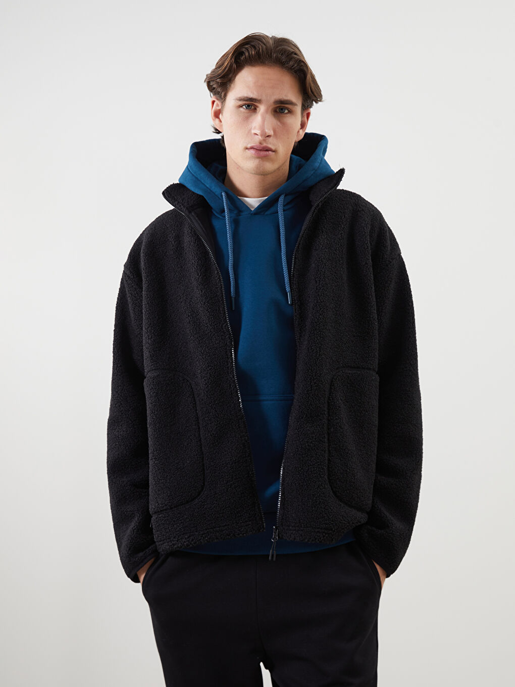 Siyah Dik Yaka Uzun Kollu Pelüş Erkek Fermuarlı Sweatshirt