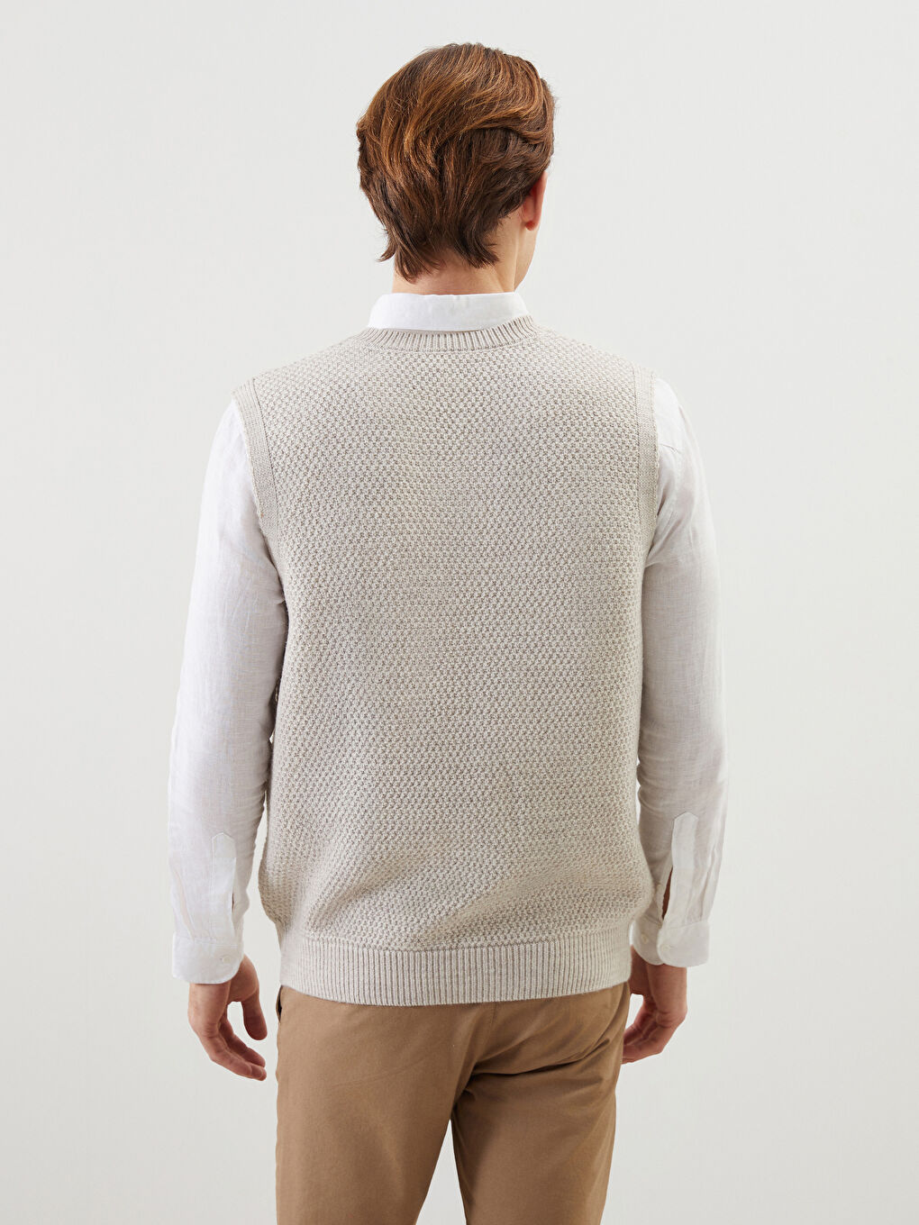 LCWAIKIKI Classic Standard Fit V Neck Men's Knitwear Sweater Vest -W4MA97Z8-VM5