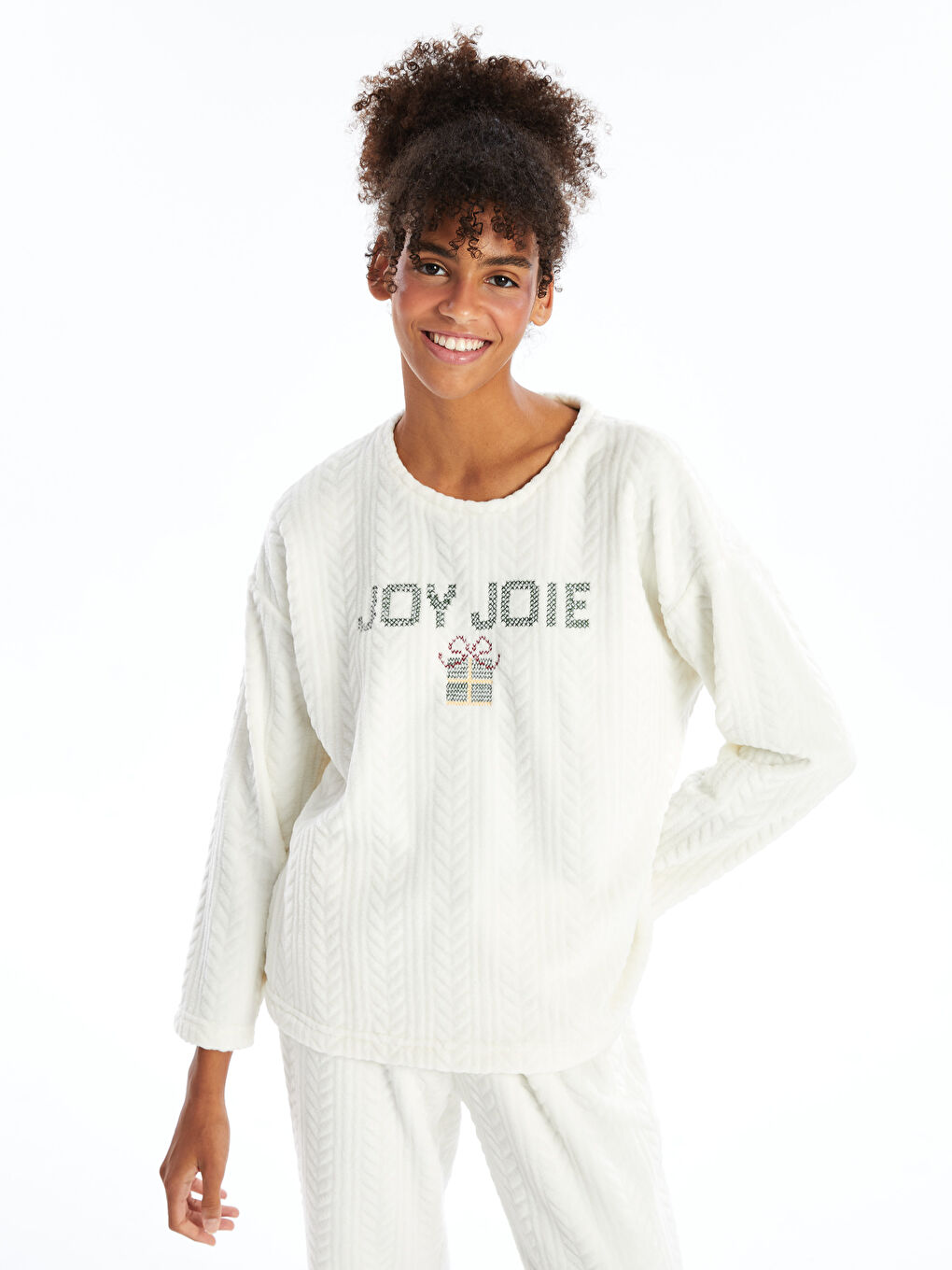 Crew Neck Embroidered Women's Plush Pyjama Set