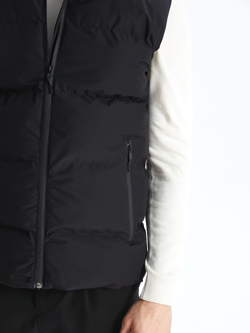 Siyah Standart Kalıp Kapüşonlu Erkek Şişme Yelek-2