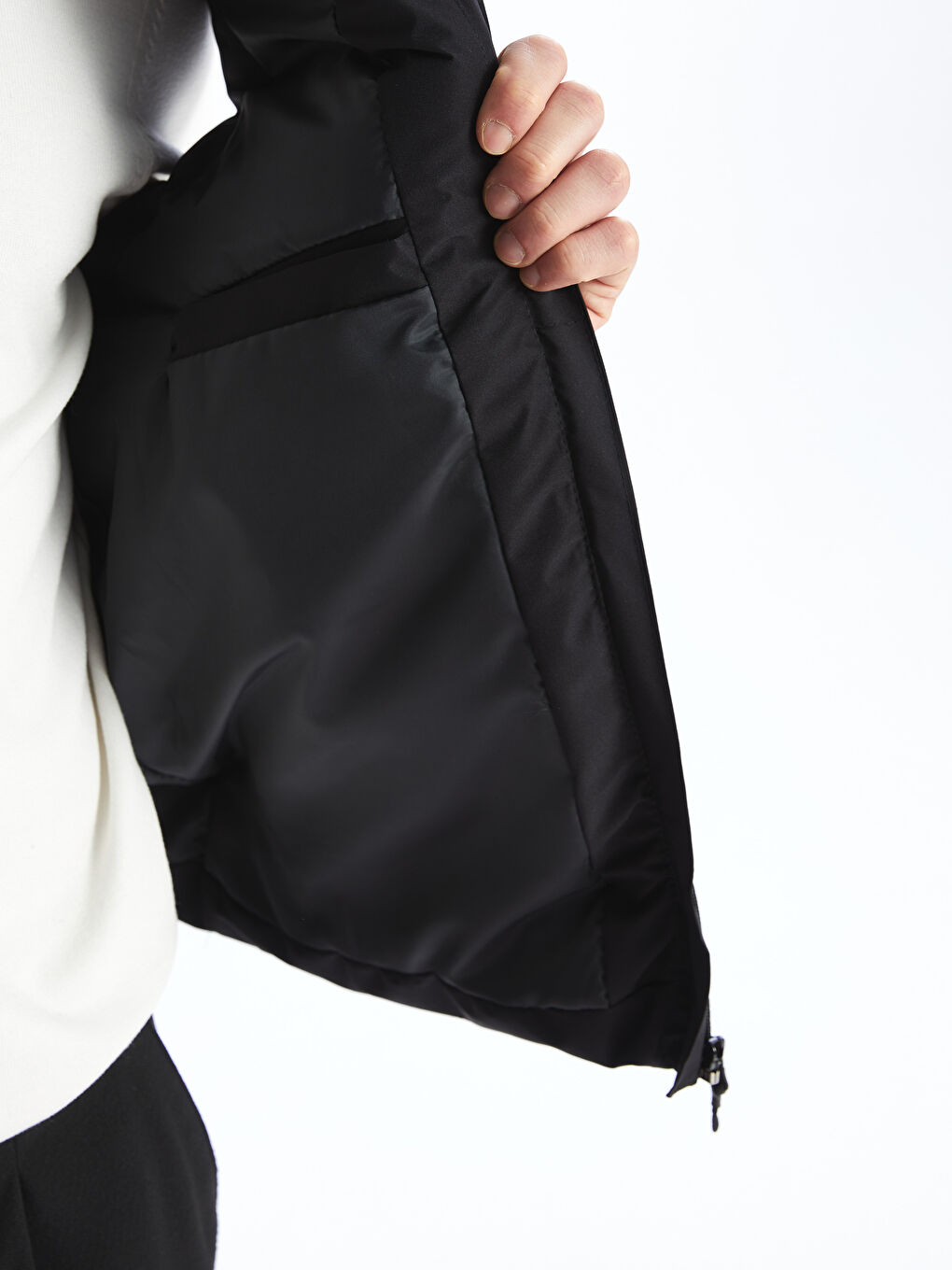 Siyah Standart Kalıp Kapüşonlu Erkek Şişme Yelek-3