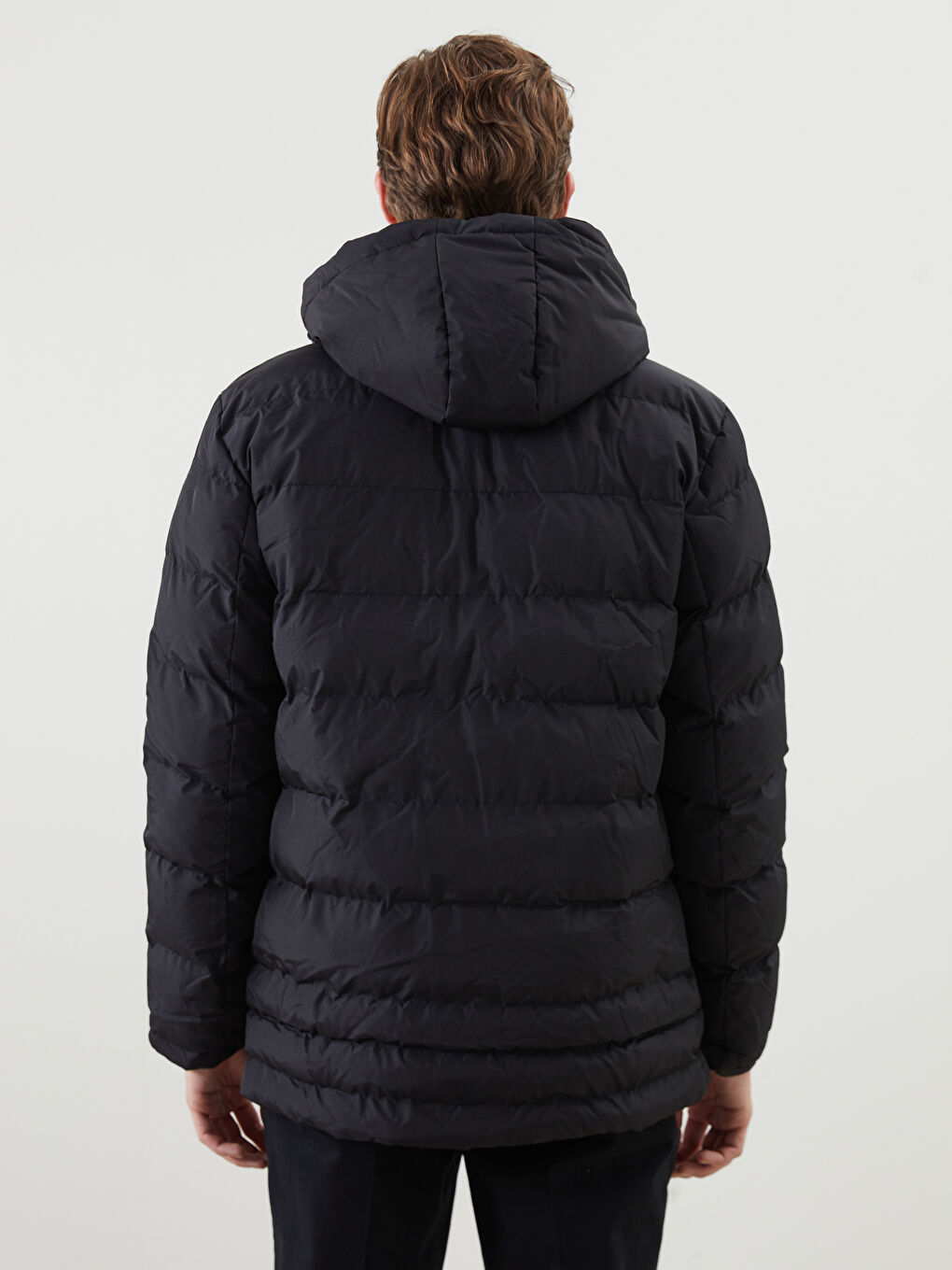 Siyah Standart Kalıp Kapüşonlu Erkek Şişme Mont-4