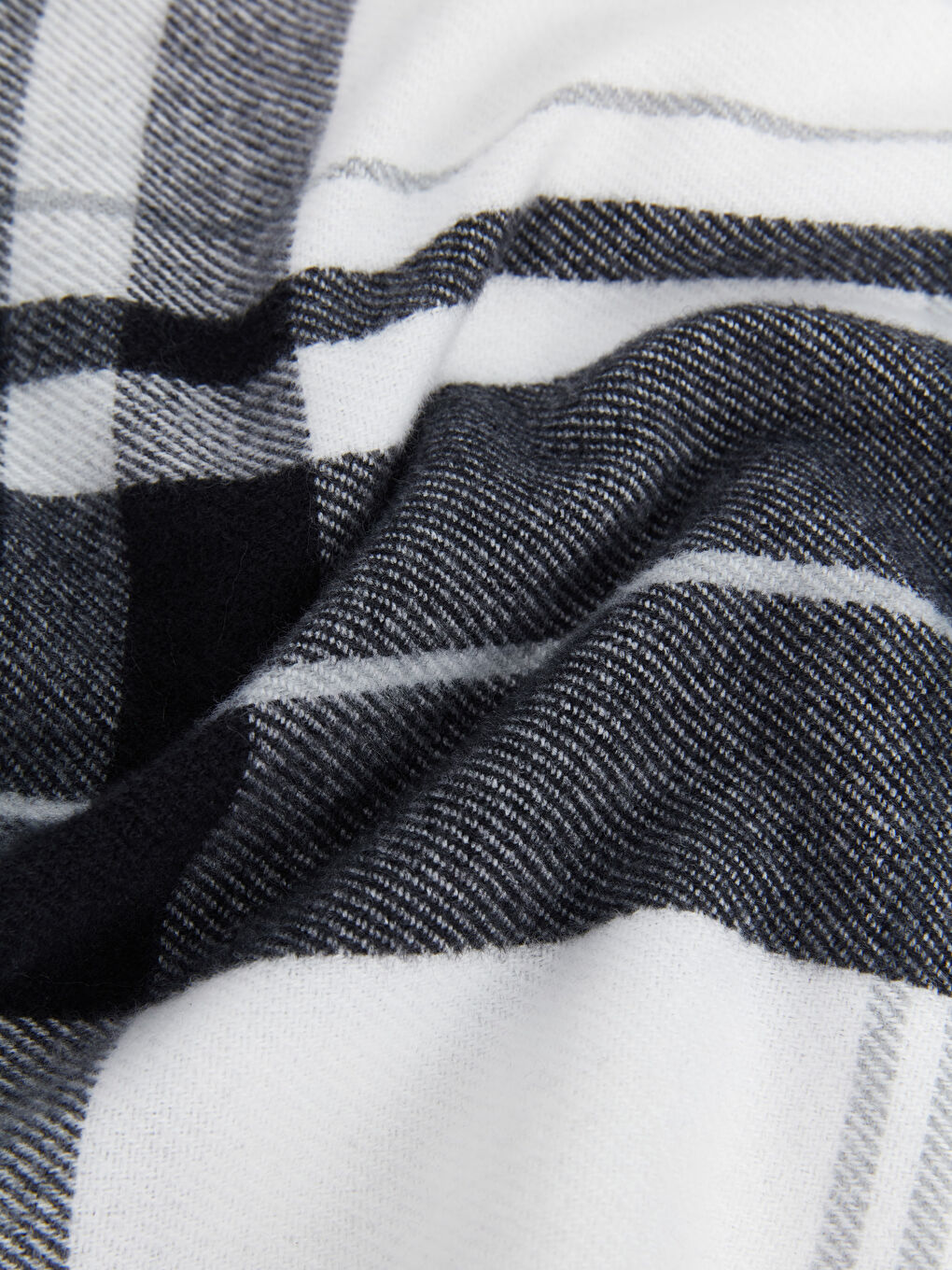 Siyah Püskül Detaylı Ekose Desenli Erkek Atkı-6