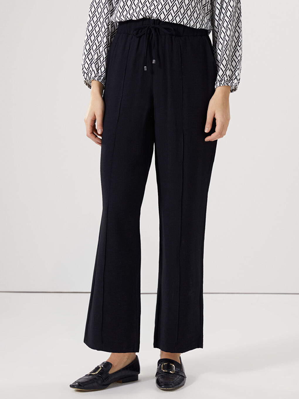 Siyah Beli Lastikli Kadın Pantolon-2