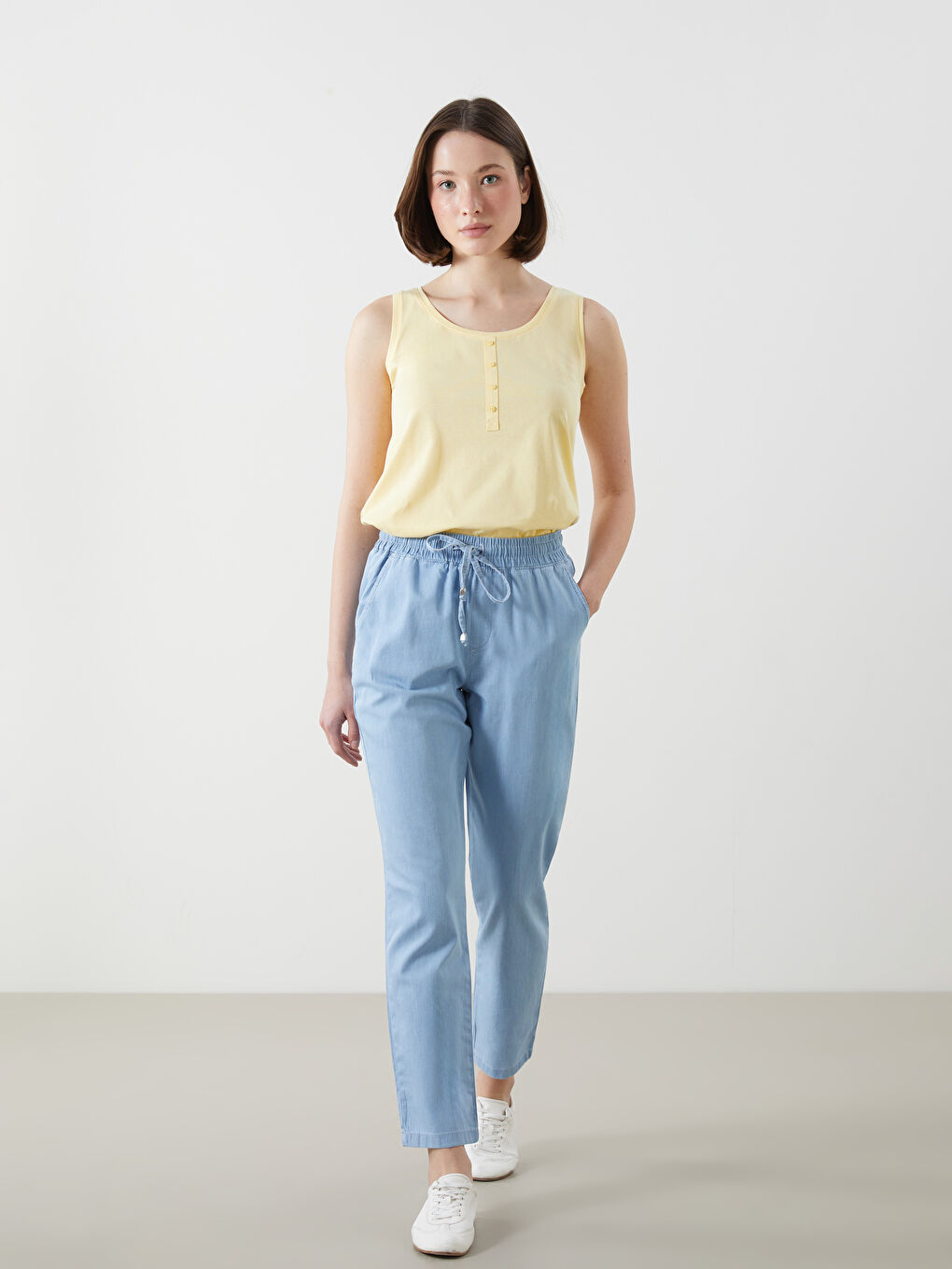 LCWAIKIKI Basic Elastischer Bund Karotten-Passform Damen Jeans -S2CK15Z8-315