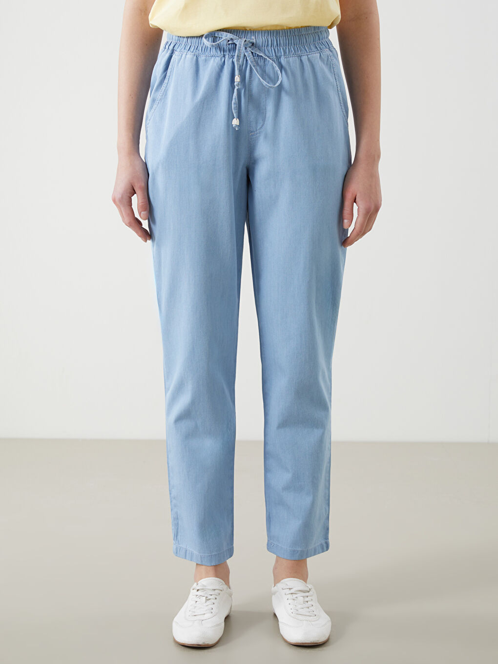 LCWAIKIKI Basic Elastischer Bund Karotten-Passform Damen Jeans -S2CK15Z8-315